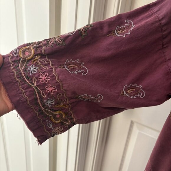 Magnolia Pearl Embroidered Belinay Kimono, Covet OS - Picture 11 of 15